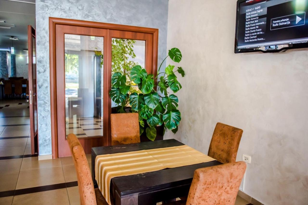 Hotel Villa Monako Medjugorje Ngoại thất bức ảnh